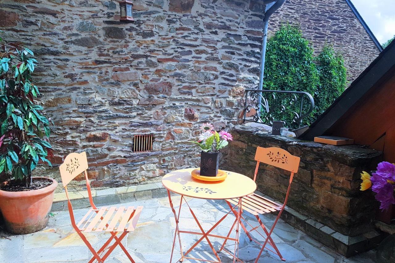 Le Cafe Du Village - Bar A Cocktails & A Ambiance Lohéac Zewnętrze zdjęcie